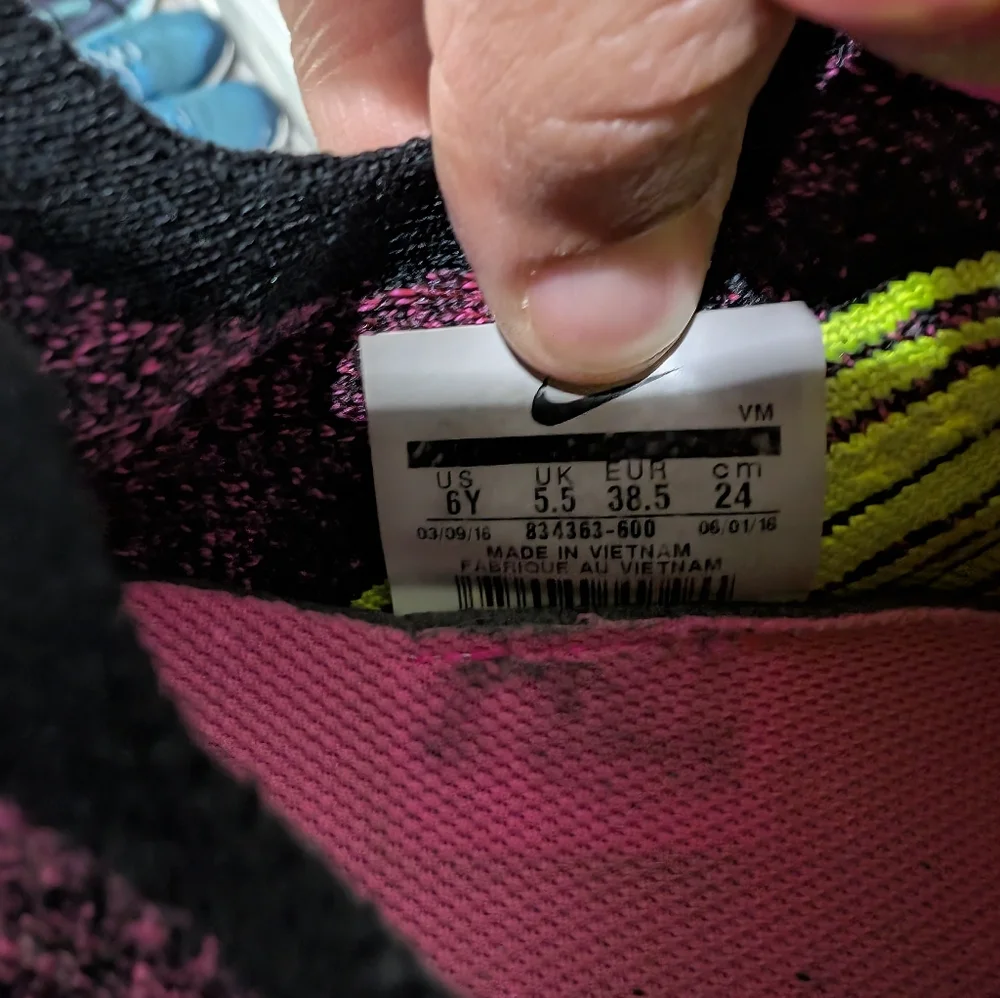 Nike Free RN Flyknit (GS Girl's‎ Size 6Y Running Shoes Pink Blast